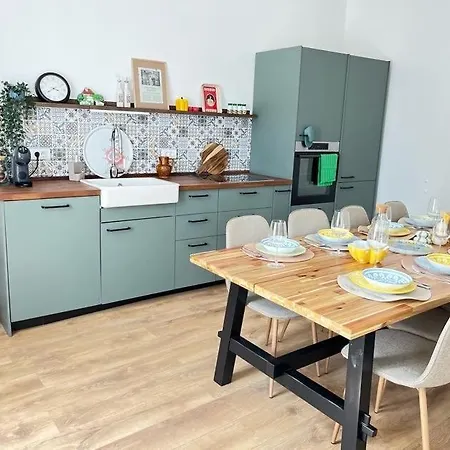 La Casa De Papel - 別荘 ヤドラニヴォ