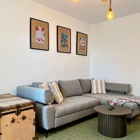 La Casa De Papel - 別荘 *